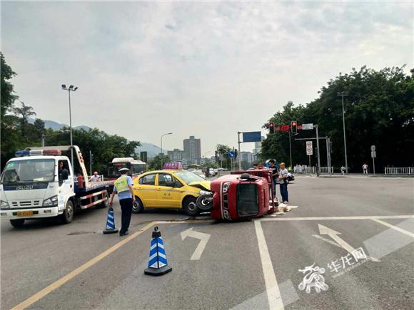 交通事故现场.北碚警方供图 华龙网发