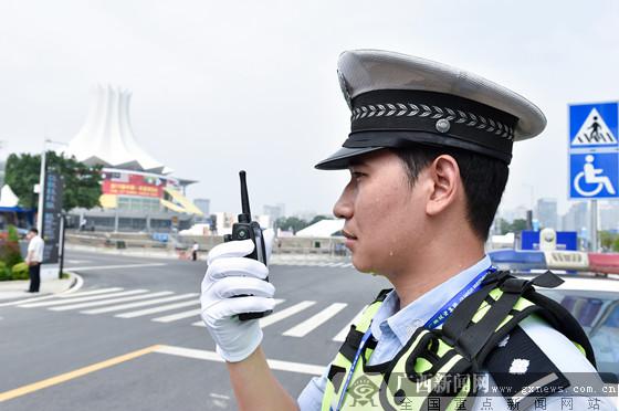 [警察故事]路面警察:默默无闻的"马路英雄(组图)