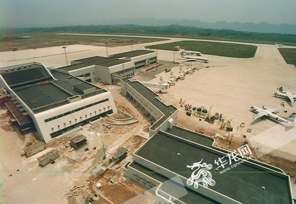 细数重庆机场发展史:除了耀眼的t3a 它们也曾是山城的