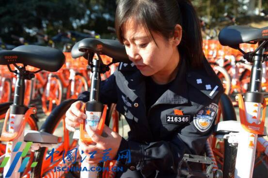 南京发放共享单车警务识别二维码号牌 应上牌