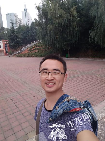 生活中的李庆波.市水利局供图 华龙网发