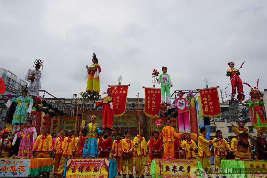 宾阳炮龙节开幕 威风龙鼓等非遗巡演引数万人观看