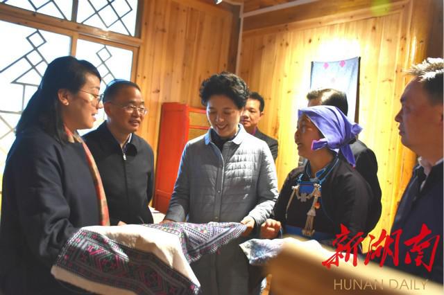 落实党管农村工作要求,以更加务实的举措,大力发展精细农业,强化产业