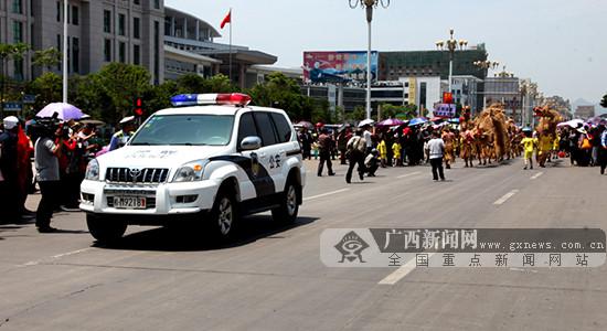 宜州：千名警力护盛会 世界同唱“刘三姐”(组图)
