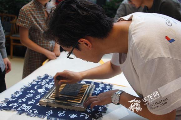 体验古籍文献的前世今生 西南大学邀读者体验线装书制作