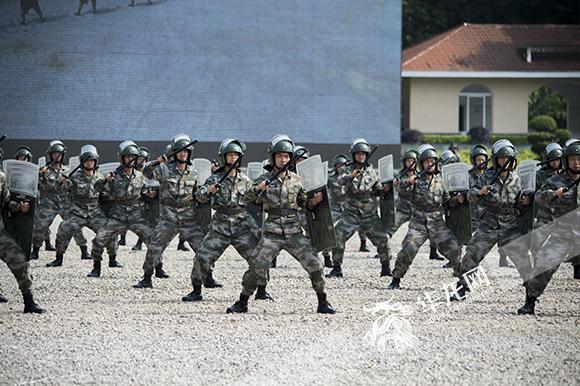 多图|驻渝部队举行非战争军事行动联合训练