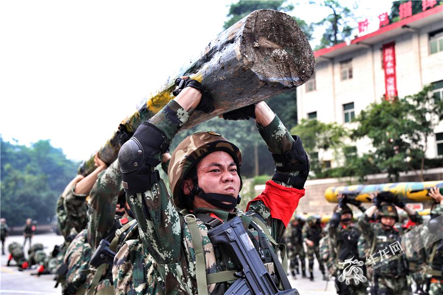 "五四"青年节前后,驻守三峡库区腹地万州的武警重庆总队执勤第三支队