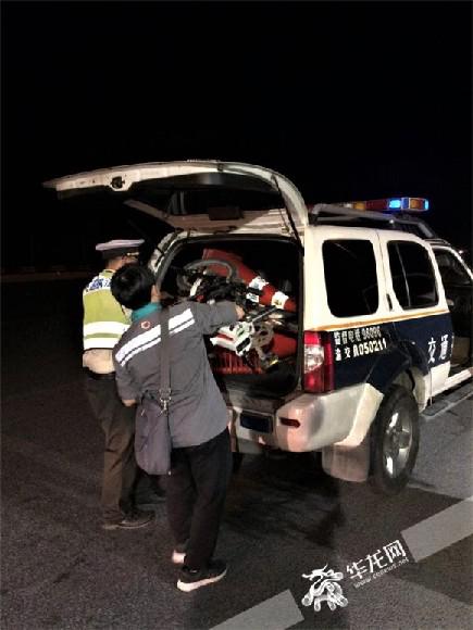 人在囧途!滴滴代驾在高速路上遭轰下车 雇主开