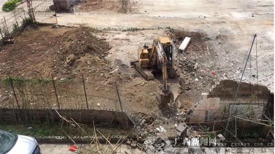 贵港发生挖掘机挖土施工引发爆炸事故 3人受伤(图)