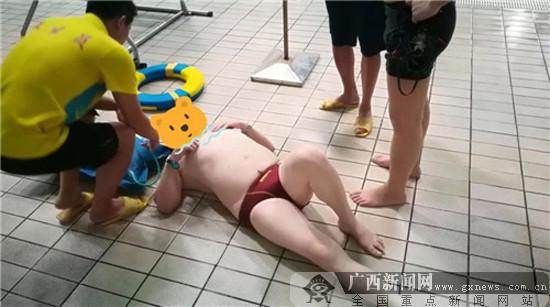 游泳消暑拉紧安全警绳 柳州市游泳馆加强救助措施