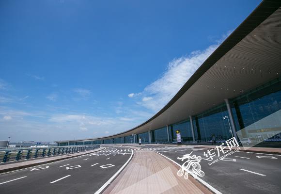 重庆机场t3航站楼启用一年 今年旅客吞吐量将破4000万