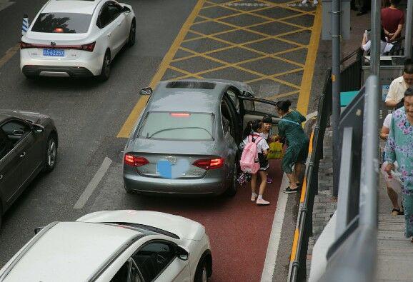 @家长们 重庆109所学校周边划出限时停车区域