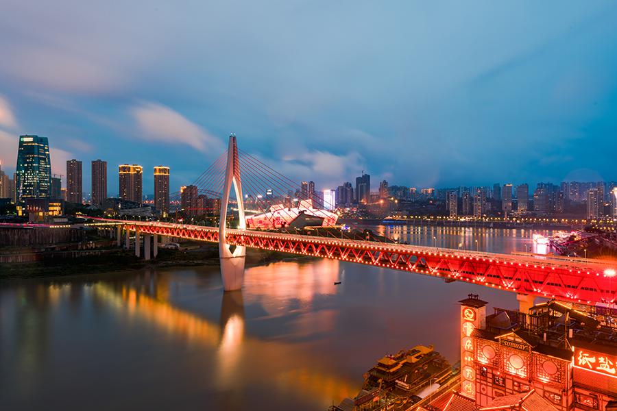 美翻了!今夜,重庆千厮门大桥、菜园坝长江大桥