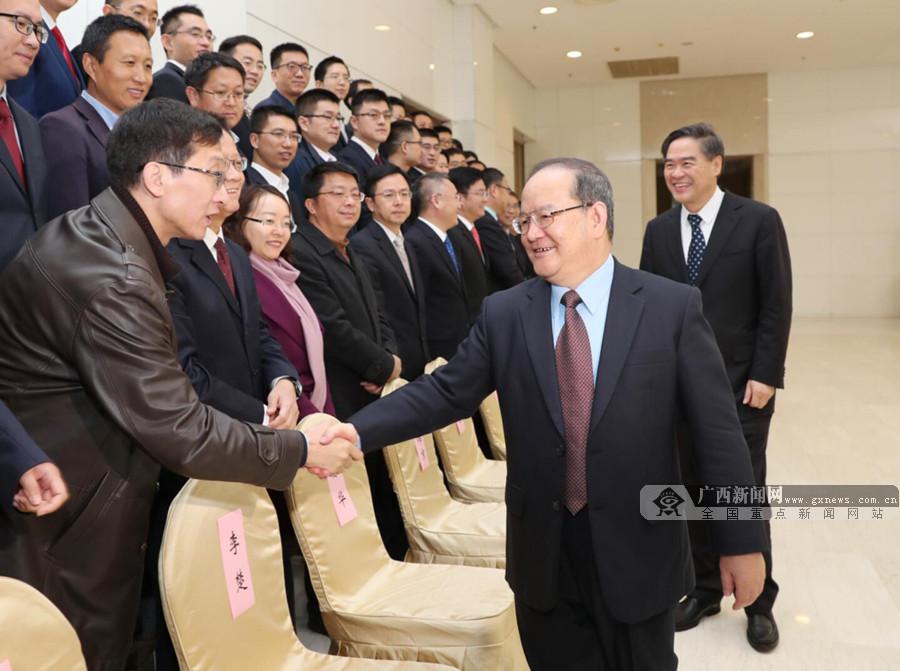 鹿心社出席来桂中央博士服务团送迎活动