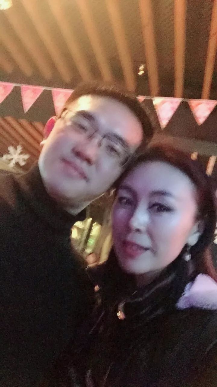 是人文主义以及摇滚乐的一个启蒙,甚至我上小学就给小凤姐写过一封信