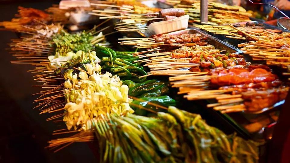 望岳谈丨只是撸串儿喝扎啤？山东人需要怎样的夜生活 -闪电新闻