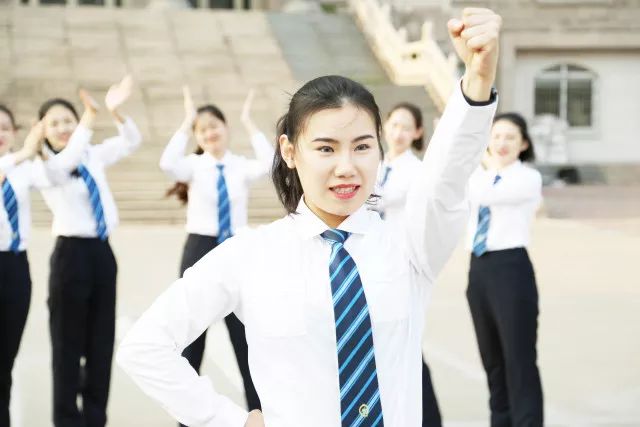 超火抖音视频《海藻舞》强力来袭