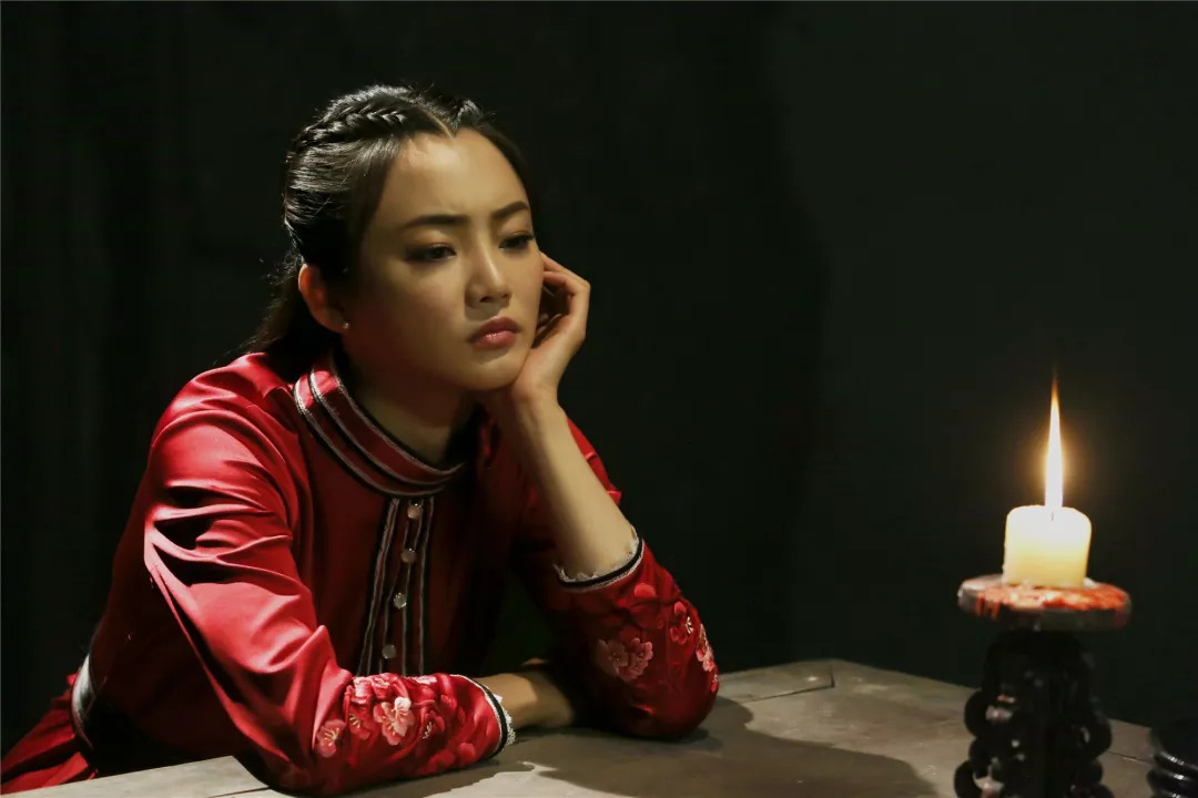 如果魏璎珞穿越到抗战剧,那不就是《浴血红颜》里的女主角肖红绣嘛?