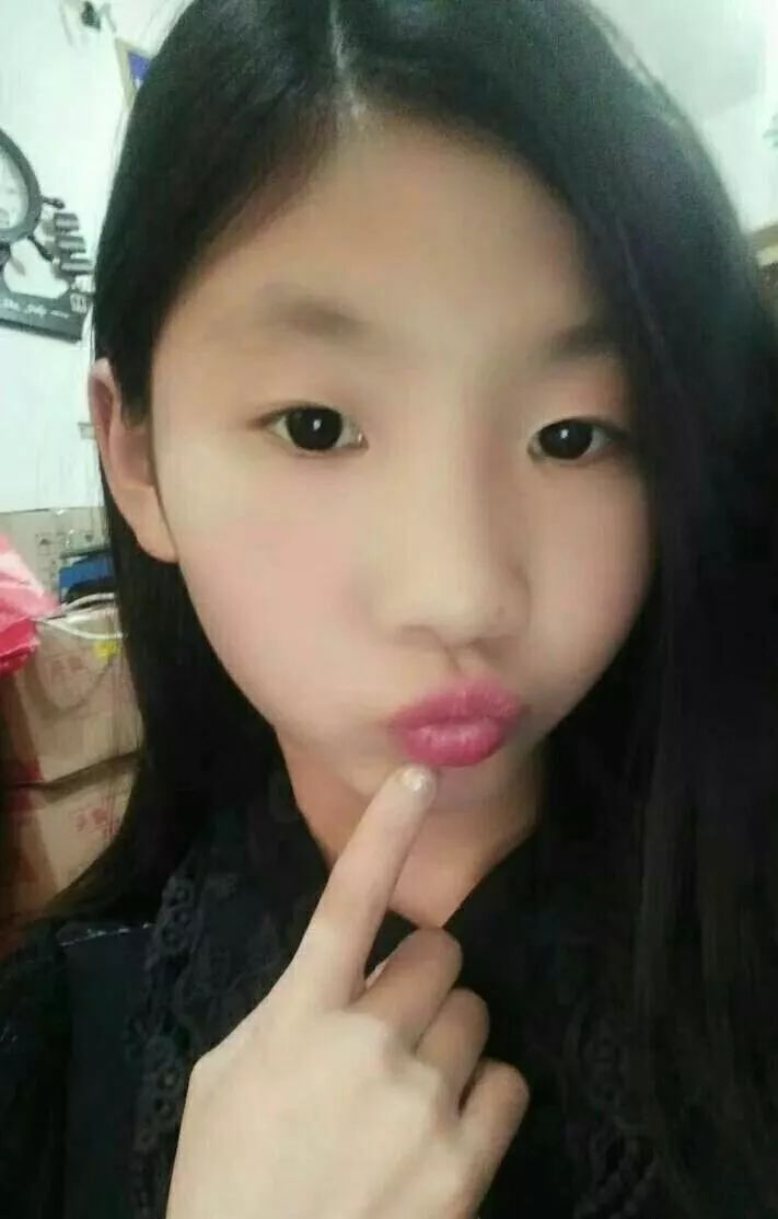 张鑫雨,女,11岁,身高1米55左右.