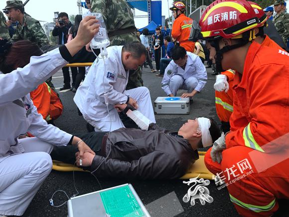 "5·12"防灾减灾日 重庆垫江举行地震灾害应急救助演练