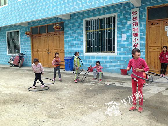 需要您的帮助 一起让流动图书车开进重庆乡村小学送去知识和希望