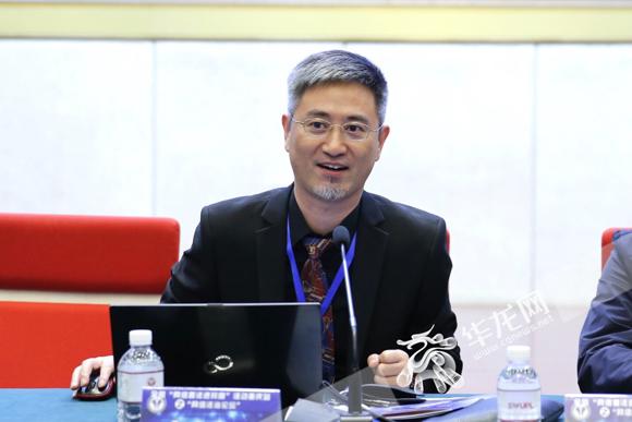 重庆大学法学院教授,网络与大数据法治战略研究院院长齐爱民.