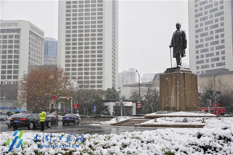组图初雪飘飘快来看看银装素裹的金陵城