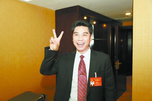 基层一线代表委员:在最近的地方倾听百姓心声