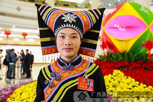 黄春柳代表:推进农村电商建设 加大农产品推广