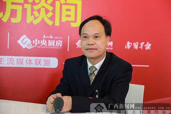 "2018自治区两会广西云访谈间"迎来自治区人大代表,苍梧县县长谢善高