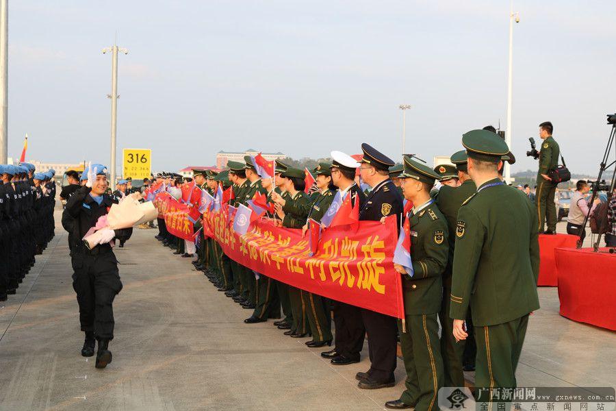 中国第五支赴利比里亚维和警察防暴队凯旋归建