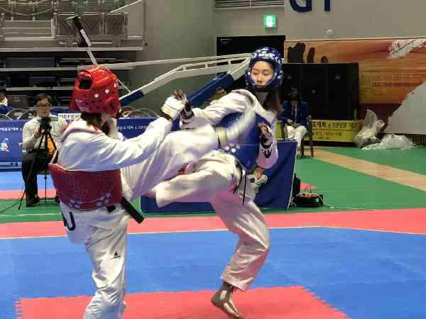 训练中的陈雪莲,周屹先.西南大学杨坚供图