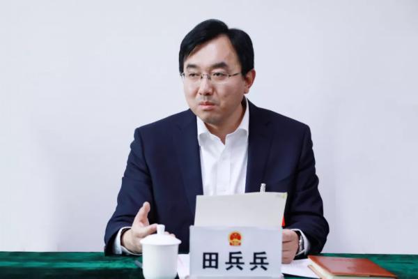 田兵兵先后到六合街道代表团新户镇代表团审议政府工作报告