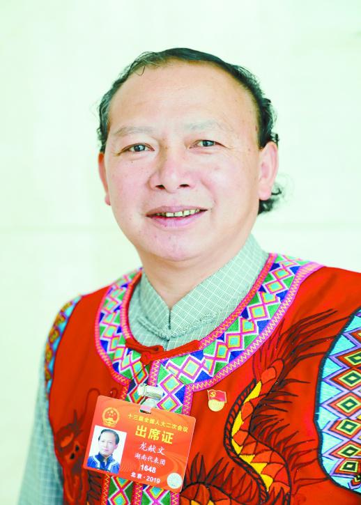 脚踩希望田野 心系贫困乡亲——基层代表谈脱贫攻坚