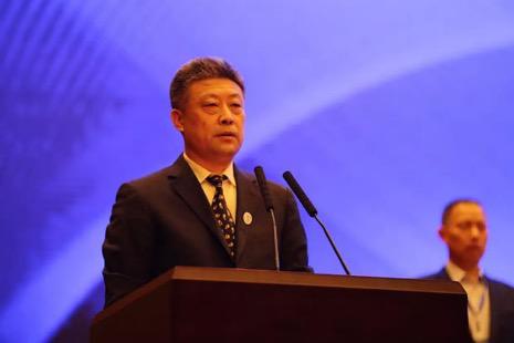 山东省精品旅游促进会副会长郑良玉主持会议