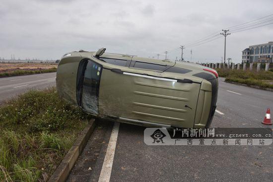 驚!一貨車司機為了撿手機損失過萬還差點丟了性命