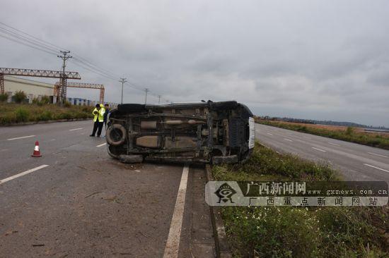 驚!一貨車司機為了撿手機損失過萬還差點丟了性命