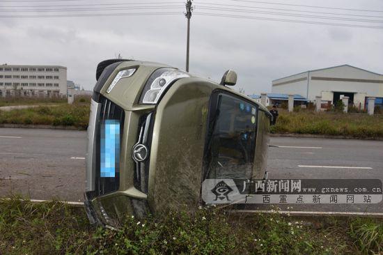 驚!一貨車司機為了撿手機損失過萬還差點丟了性命