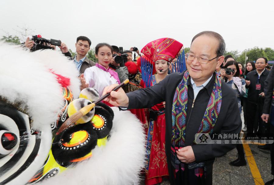 “壯族三月三·八桂嘉年華”拉開大幕