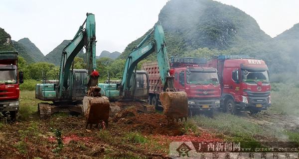 桂林象山區(qū)舉行陽光100桂林麗園等項目集中開竣工