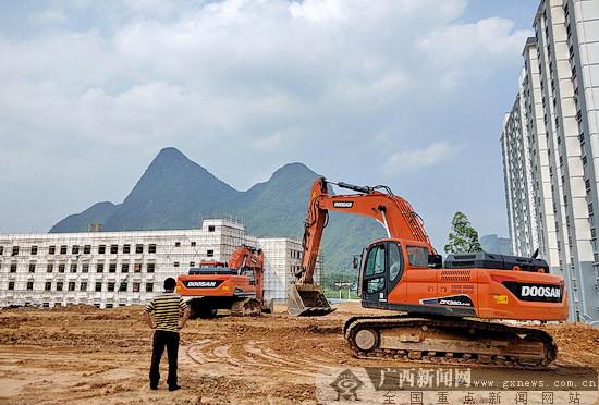 大化生態(tài)民族新城初級中學(xué)建設(shè)如火如荼