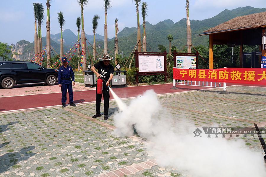 寧明：消防宣傳進景區 牢筑世界文化遺產"防火墻"