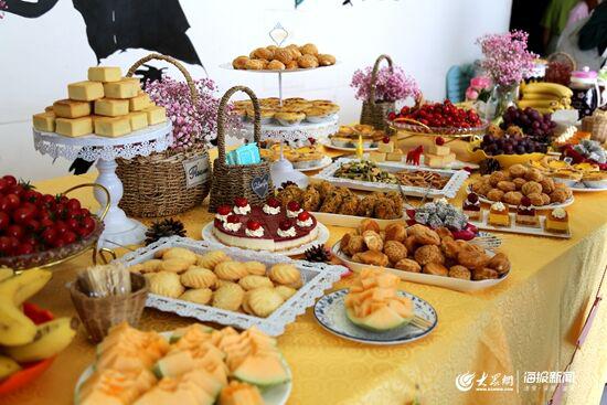 特殊的冷餐会!答谢会上 "星星的孩子"制作手工糕点