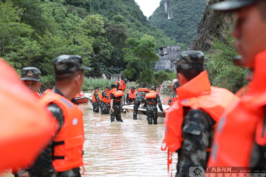 武警廣西總隊百色支隊搶險救災紀實（圖）