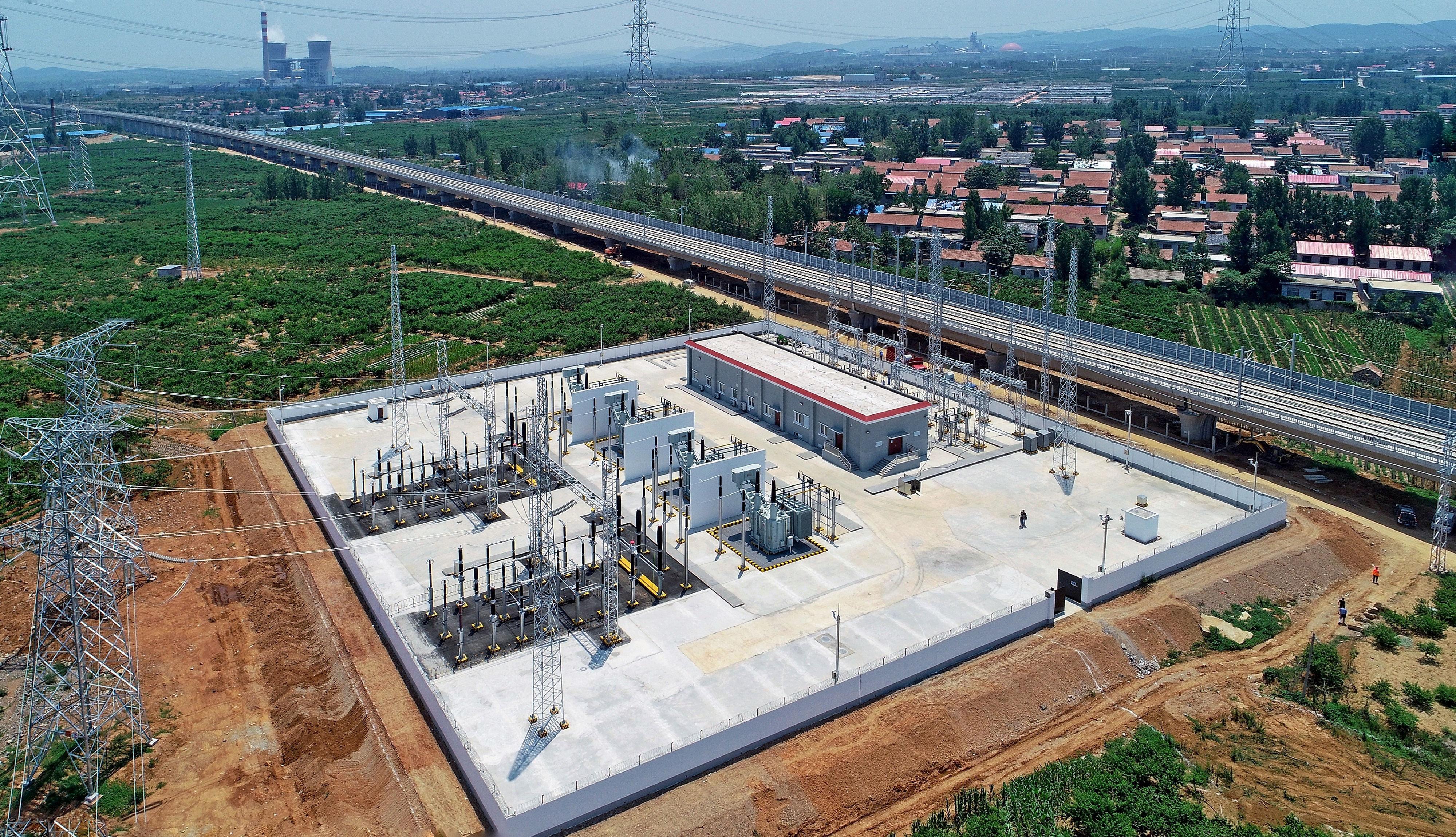 探班鲁南高铁费县北变电所看中铁电气化局打造精品工程