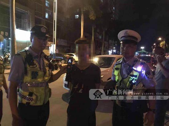 欽州：交警夜查酒駕醉駕 一晚上逮住8只“醉貓”