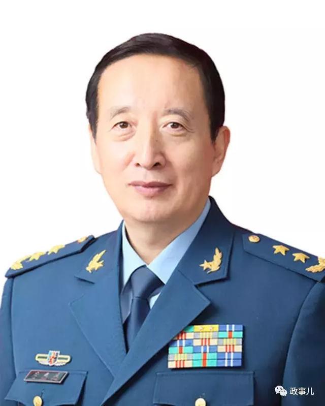 安兆庆2019年任武警部队政委,2009年晋升少将,2016年晋升中将.