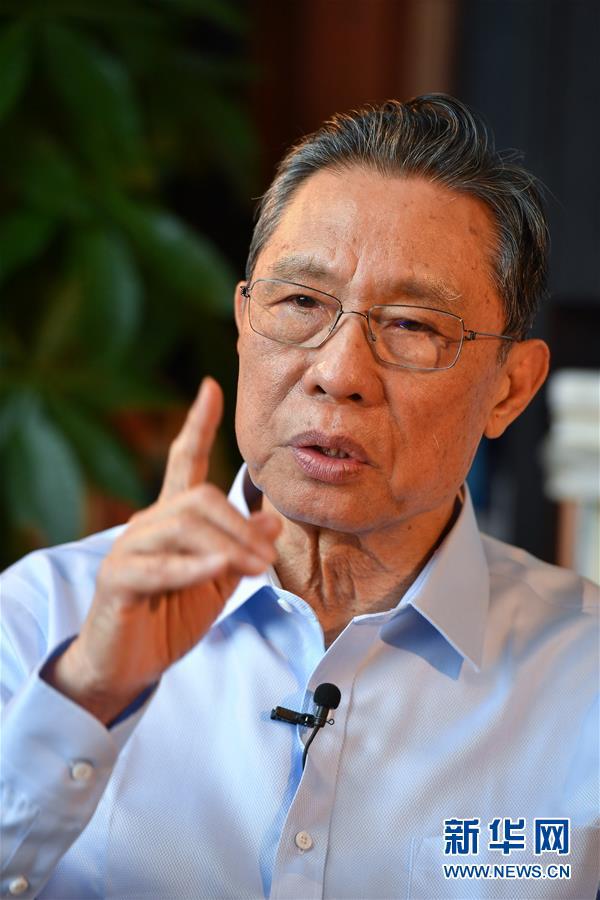 国家呼吸系统疾病临床医学研究中心主任,高级别专家组组长钟南山在