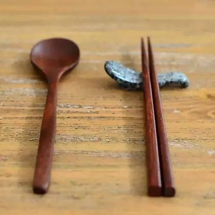 视频 | 中国人的一双筷子，让全世界感动哭了…