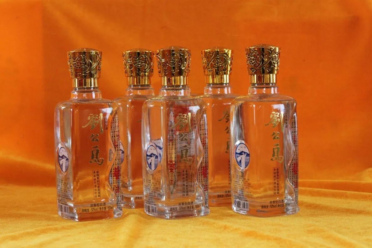 免费送!不邀明月不问青天,只想请你尝一口地道的纯粮酒!